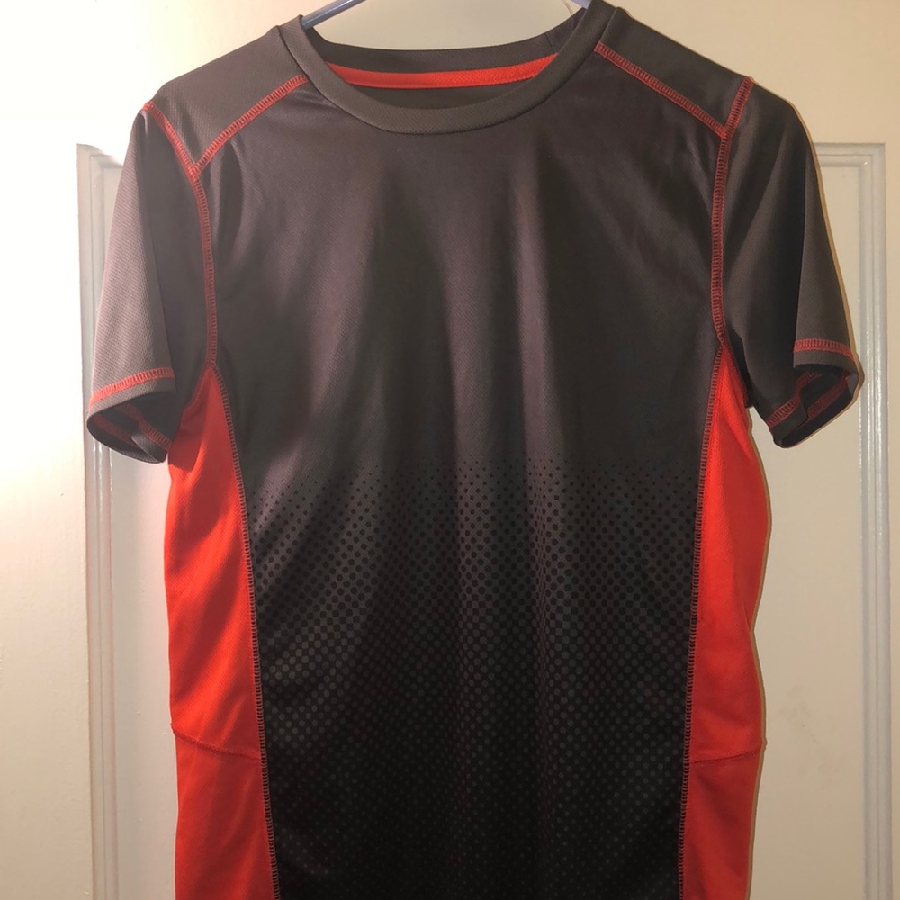A shortsleeved shirt